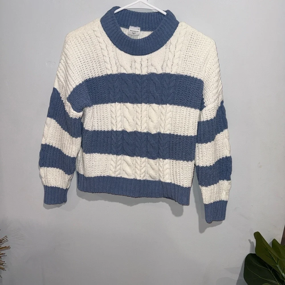 Abercrombie Kids Blue and White Cable Knit Sweater